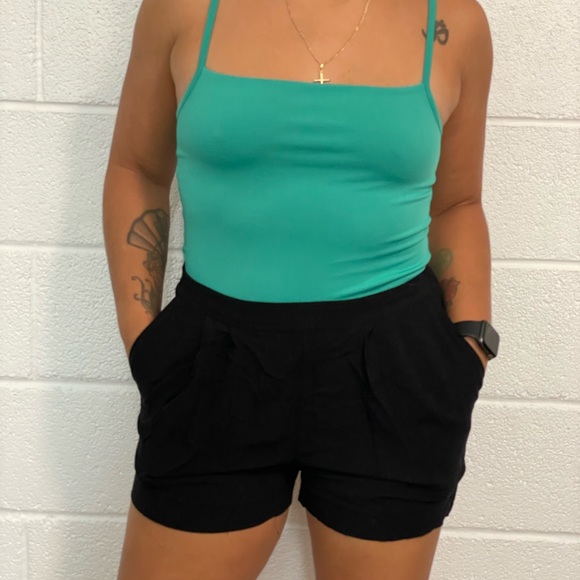 Black loose shorts with pockets - Picture 1 of 2